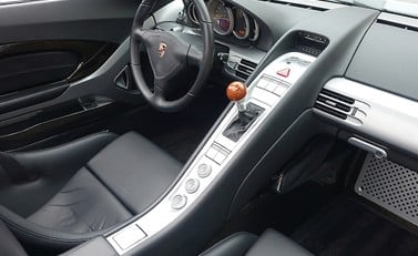 Porsche Carrera GT 16