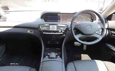 Mercedes-Benz CL AMG 11