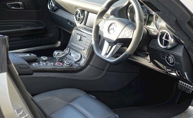 Mercedes-Benz SLS AMG Roadster 15