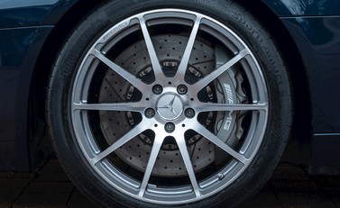 Mercedes-Benz SLS AMG 12