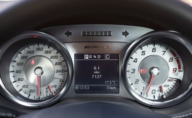 Mercedes-Benz SLS AMG 17