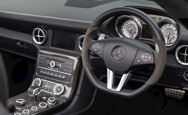 Mercedes-Benz SLS AMG Roadster 13