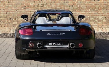 Porsche Carrera GT 9