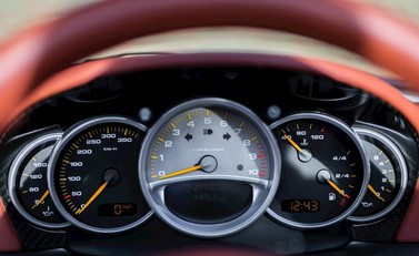 Porsche Carrera GT 17