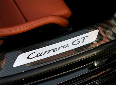 Porsche Carrera GT 23
