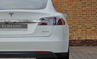 Tesla Model S P85D 11