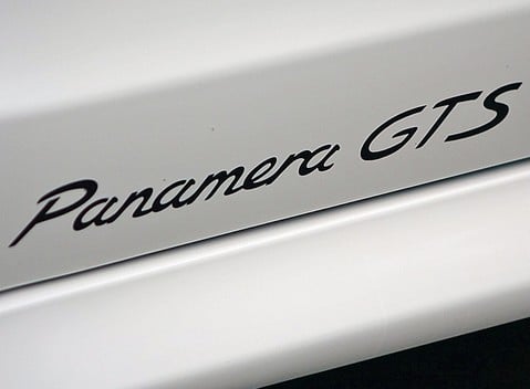 Porsche Panamera GTS 18
