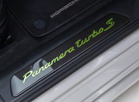 Porsche Panamera Turbo S E-Hybrid Sport Turismo 33