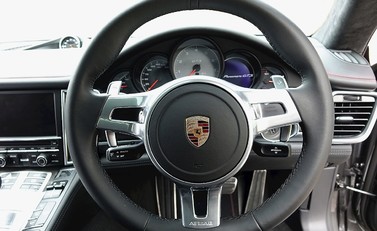 Porsche Panamera GTS 32