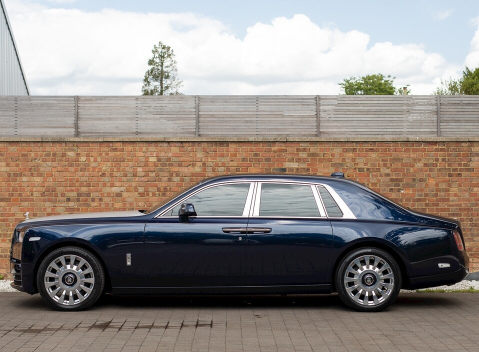 used-rolls-royce-phantom-for-sale-midnight-sapphire