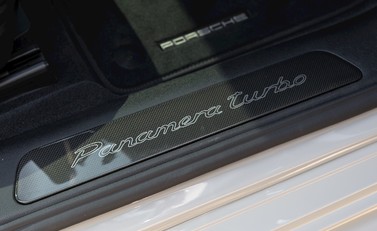 Porsche Panamera Turbo Sport Turismo 24