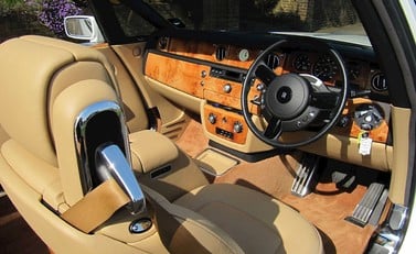 Rolls-Royce Phantom Drophead Coupe 4
