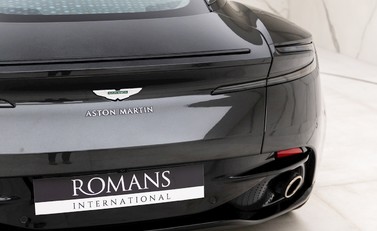 Aston Martin DB11 V8 20