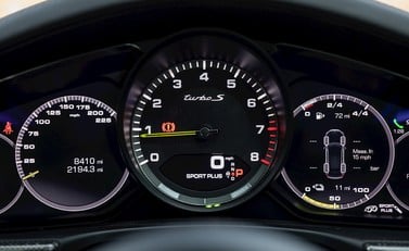 Porsche Panamera Turbo S E-Hybrid Sport Turismo 18