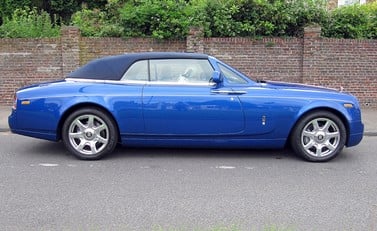 Rolls-Royce Phantom Drophead Coupe 10