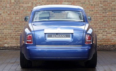 Rolls-Royce Phantom Series II 11