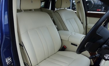 Rolls-Royce Phantom Series II 16