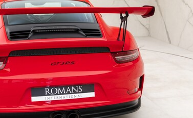 Porsche 911 GT3 RS (991) 23