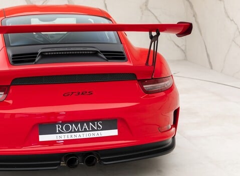 Porsche 911 GT3 RS (991) 23