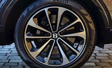 Bentley Bentayga 16