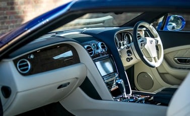Bentley Continental GT V8 S Mulliner Convertible 17