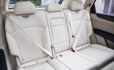 Bentley Bentayga V8 14