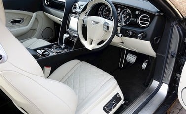 Bentley Continental GT V8 S Mulliner 29