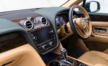 Bentley Bentayga W12 Mulliner 16