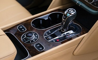 Bentley Bentayga W12 Mulliner 21