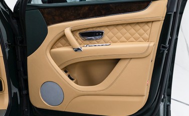 Bentley Bentayga W12 Mulliner 22