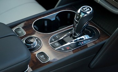 Bentley Bentayga V8 24