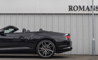 Bentley Continental GT Convertible 27