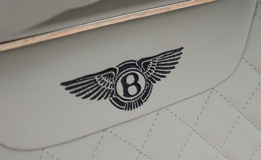 Bentley Bentayga 5