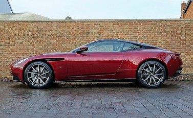 Aston Martin DB11 Launch Edition 7