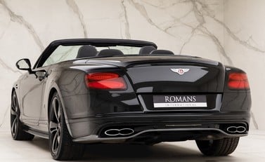 Bentley Continental GT V8 S Convertible Black Edition 3