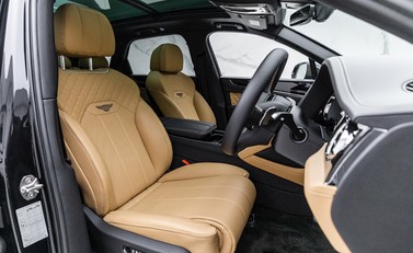 Bentley Bentayga V8 9