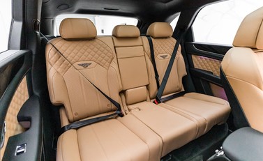 Bentley Bentayga V8 11