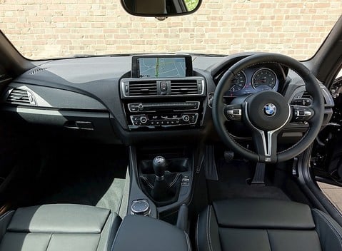 BMW M2 19