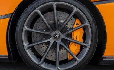 McLaren 570S Spider 11