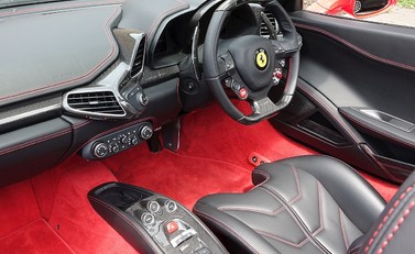 Ferrari 458 Spider 8