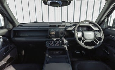 Land Rover Defender 110 V8 18