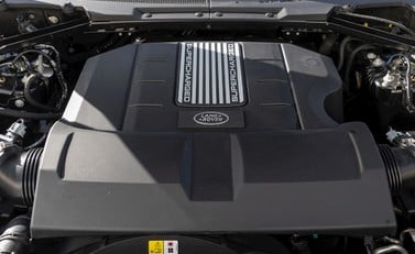 Land Rover Defender 110 V8 28