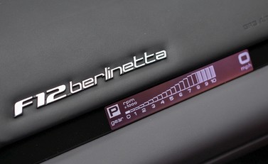 Ferrari F12 Berlinetta 18