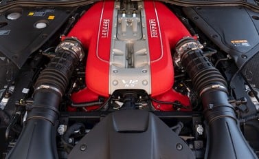 Ferrari 812 Superfast 29