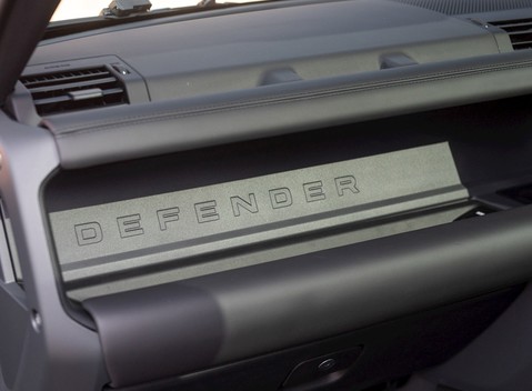 Land Rover Defender 110 X P400 25