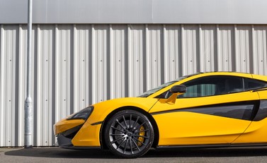 McLaren 570 30