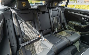 Lamborghini Urus 15