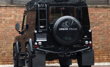 Land Rover Defender 90 Urban Truck 3