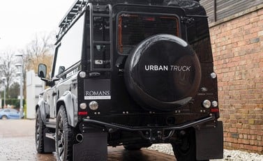 Land Rover Defender 90 Urban Truck 23
