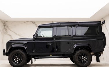Land Rover Defender 110 XS 2